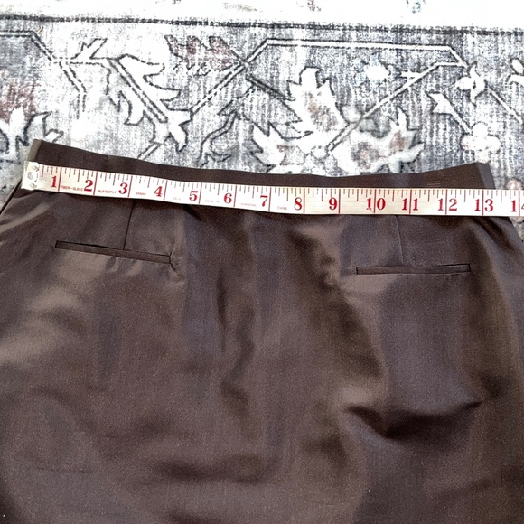 EQ-IQ 100% silk pencil skirt (4/XS) EUC, with pockets, in chocolate. - Picture 8 of 12